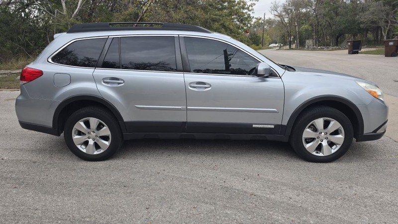 Subaru OUTBACK Vehicle Image 7
