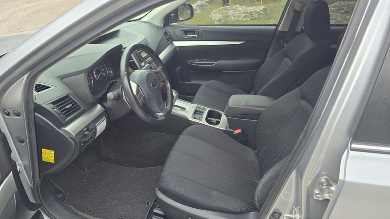 Subaru OUTBACK Vehicle Image 10