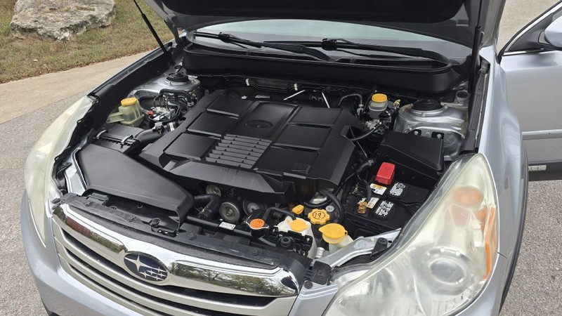 Subaru OUTBACK Vehicle Image 14