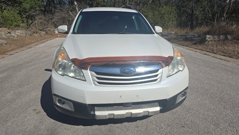 Subaru Outback 3.6R Limited Vehicle Image 9