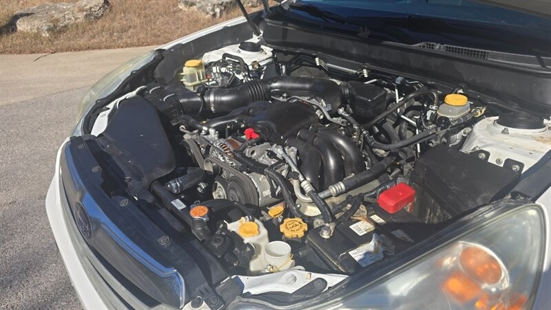 Subaru Outback 3.6R Limited Vehicle Image 14