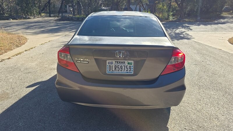 Honda Civic LX Vehicle Image 5