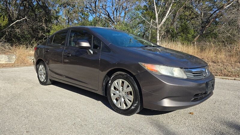 Honda Civic LX Vehicle Image 8