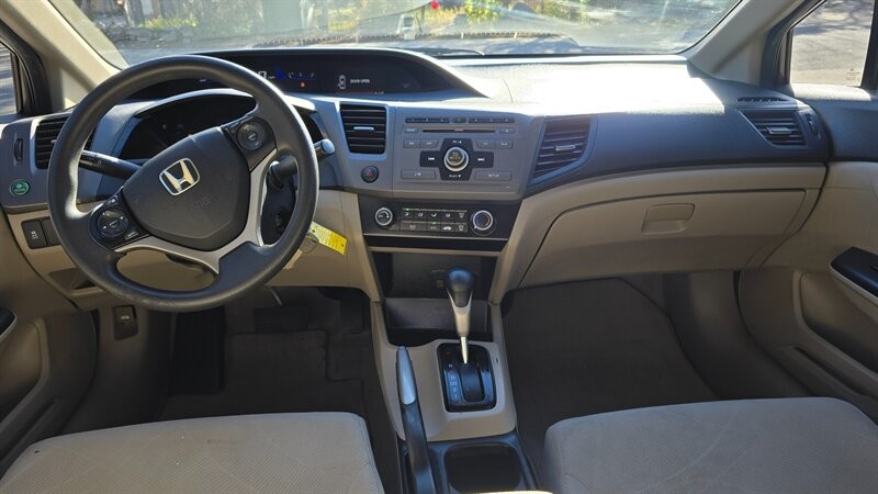 Honda Civic LX Vehicle Image 12