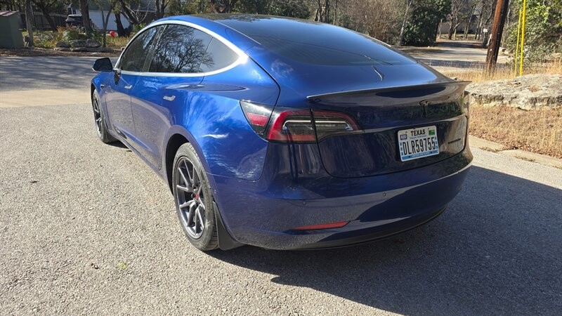 Tesla Model 3 Standard Range Plus Vehicle Image 4