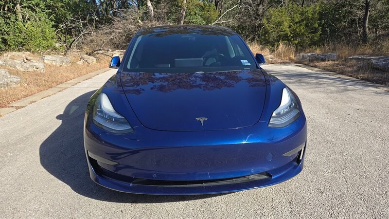 Tesla Model 3 Standard Range Plus Vehicle Image 9