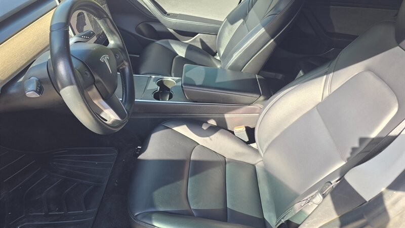 Tesla Model 3 Standard Range Plus Vehicle Image 10