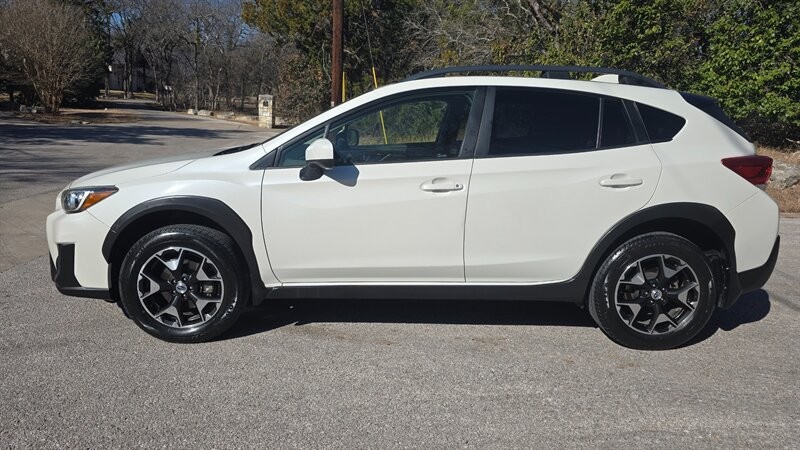 Subaru Crosstrek Vehicle Image 3