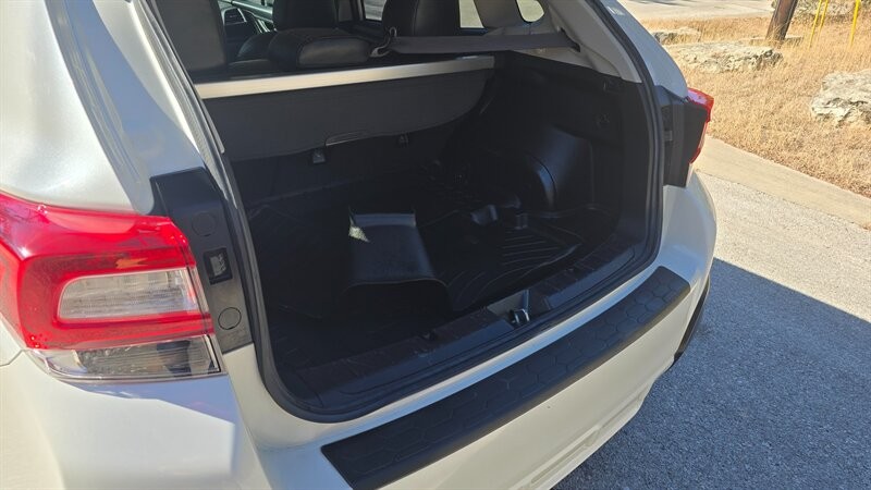Subaru Crosstrek Vehicle Image 12