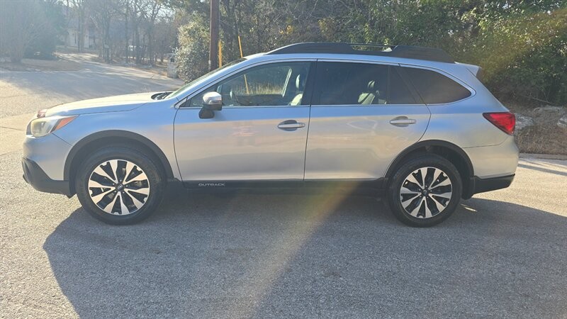 Subaru Outback Vehicle Image 3