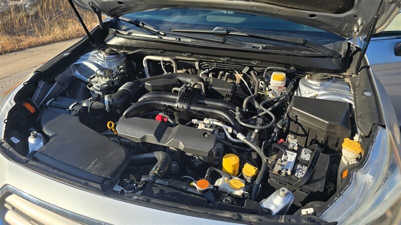 Subaru Outback Vehicle Image 14