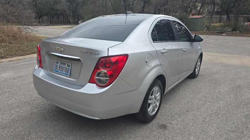 Chevrolet Sonic Vehicle Image 6