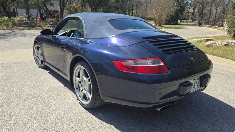 Porsche 911 Vehicle Image 4