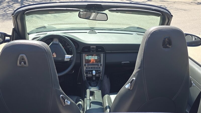 Porsche 911 Vehicle Image 14