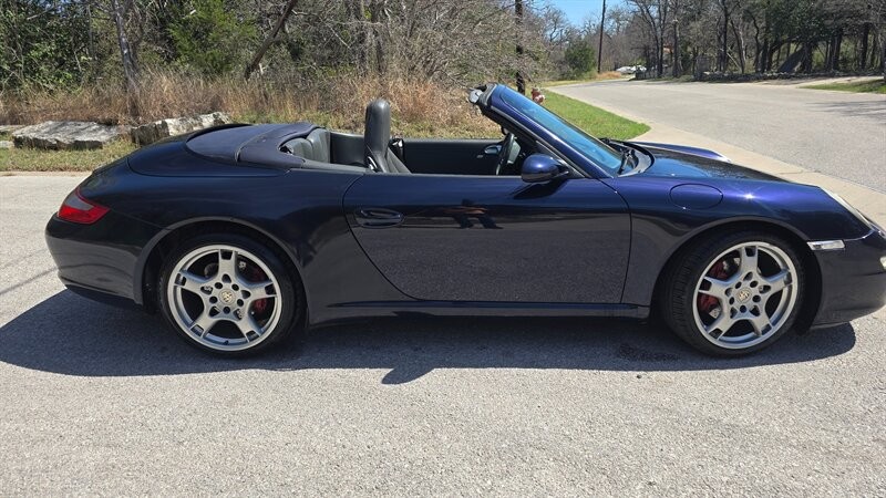 Porsche 911 Vehicle Image 16