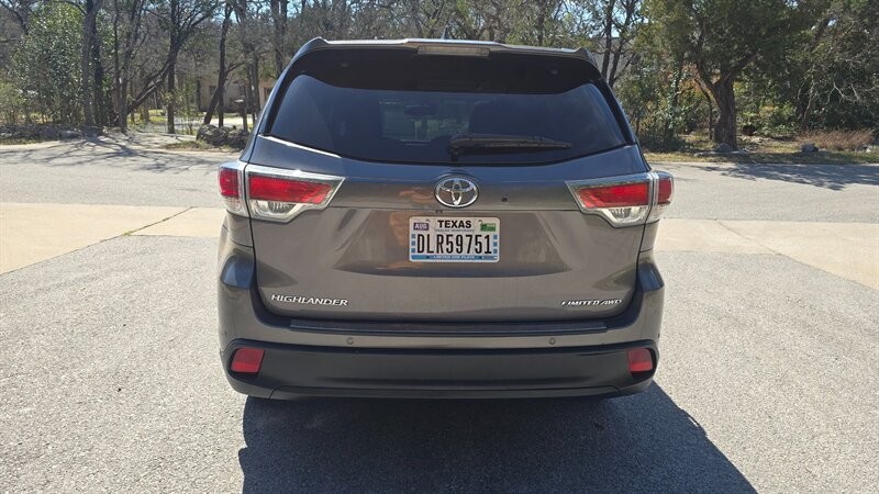 Toyota Highlander Vehicle Image 5