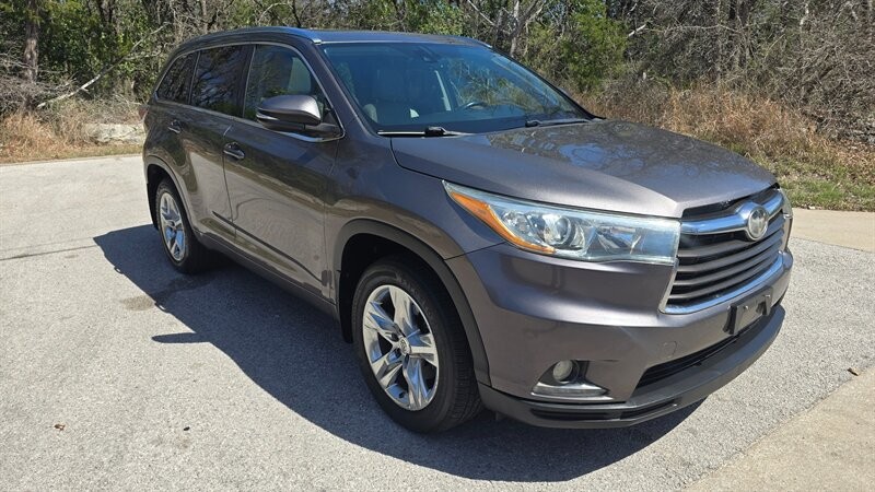 Toyota Highlander Vehicle Image 8