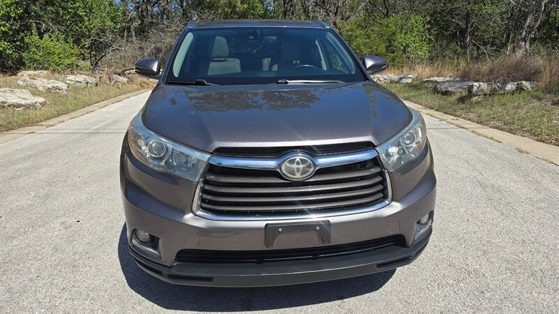 Toyota Highlander Vehicle Image 9