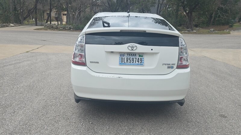 Toyota Prius Vehicle Image 5