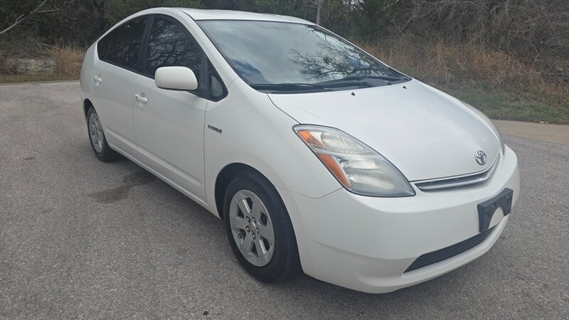 Toyota Prius Vehicle Image 8