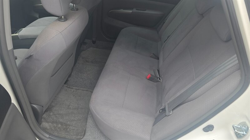 Toyota Prius Vehicle Image 11