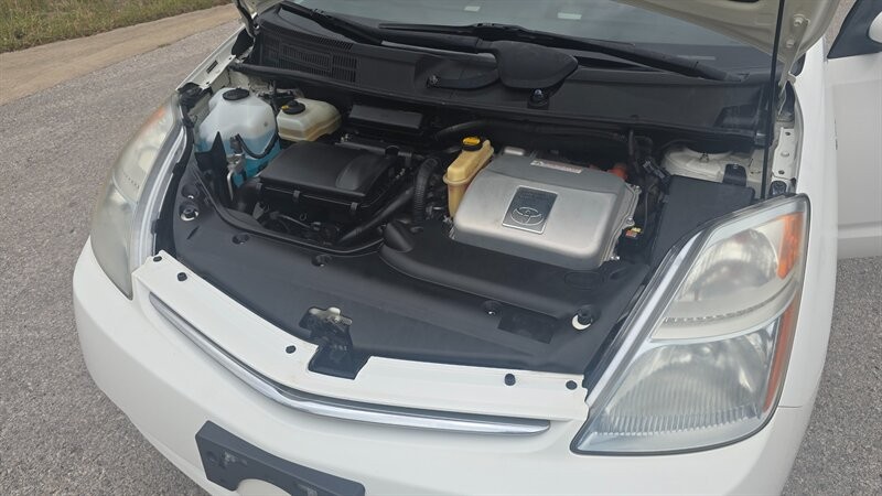 Toyota Prius Vehicle Image 14