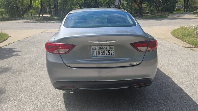 Chrysler 200 Vehicle Image 5