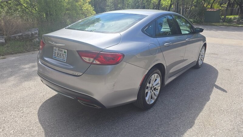 Chrysler 200 Vehicle Image 6