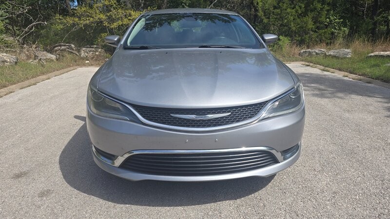 Chrysler 200 Vehicle Image 9
