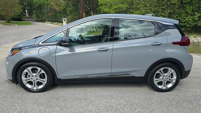 Chevrolet Bolt EV Vehicle Image 3