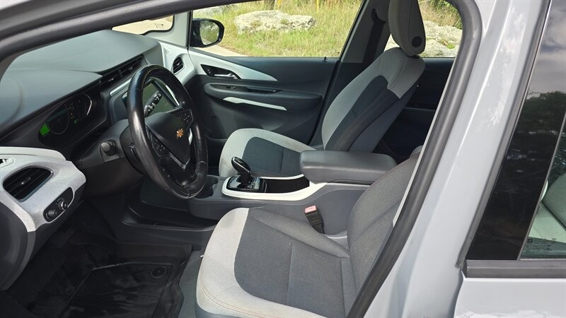 Chevrolet Bolt EV Vehicle Image 10