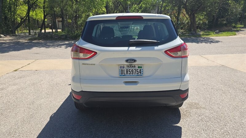 Ford Escape Vehicle Image 5