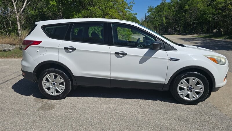 Ford Escape Vehicle Image 7