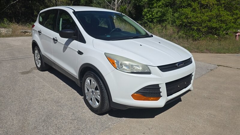 Ford Escape Vehicle Image 8