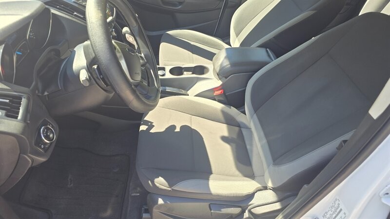 Ford Escape Vehicle Image 10