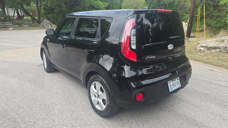 Kia Soul Vehicle Image 4