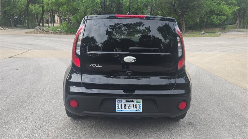 Kia Soul Vehicle Image 5