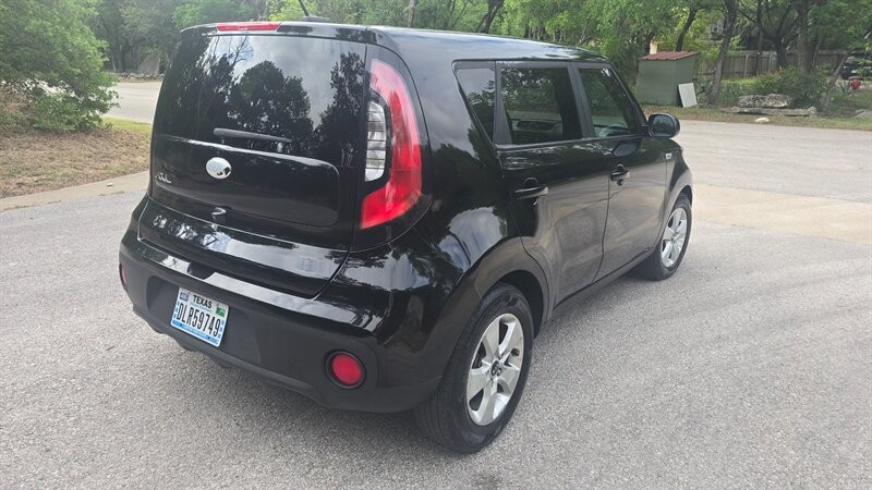 Kia Soul Vehicle Image 6