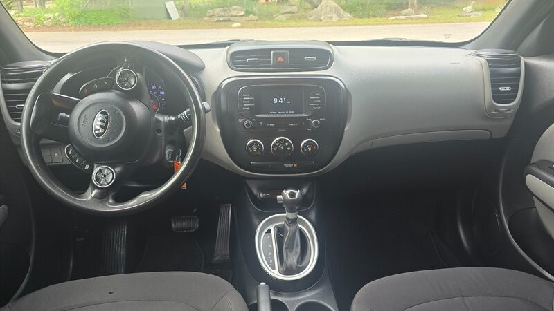 Kia Soul Vehicle Image 12