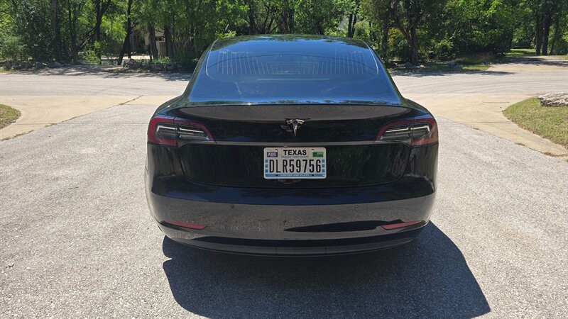 Tesla Model 3 Vehicle Image 5