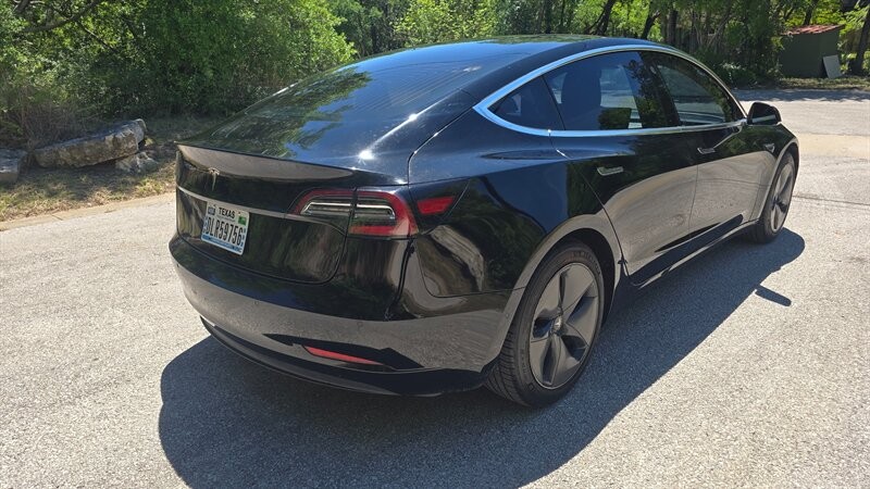 Tesla Model 3 Vehicle Image 6