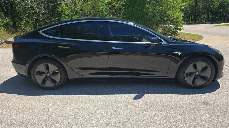 Tesla Model 3 Vehicle Image 7