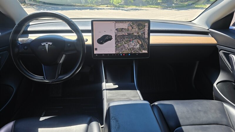 Tesla Model 3 Vehicle Image 12