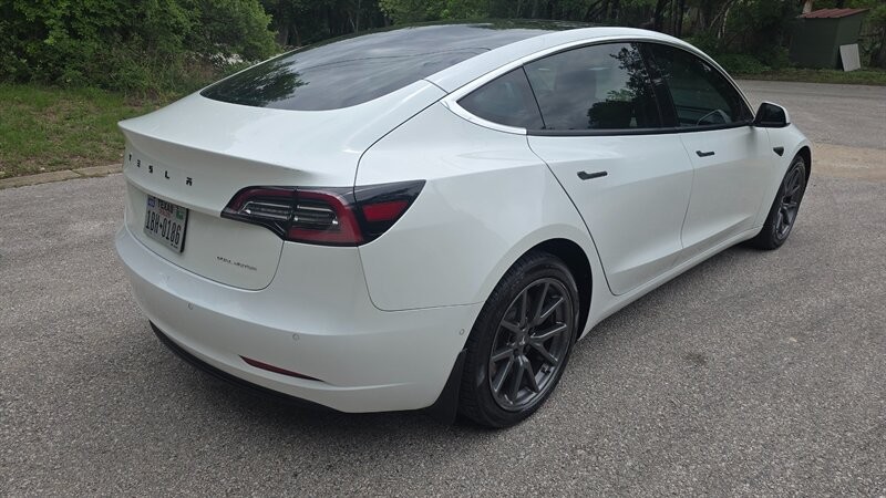 Tesla Model 3 Vehicle Image 5