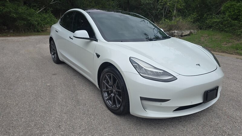 Tesla Model 3 Vehicle Image 7