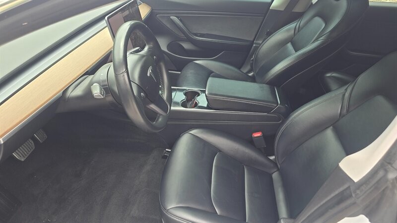 Tesla Model 3 Vehicle Image 11