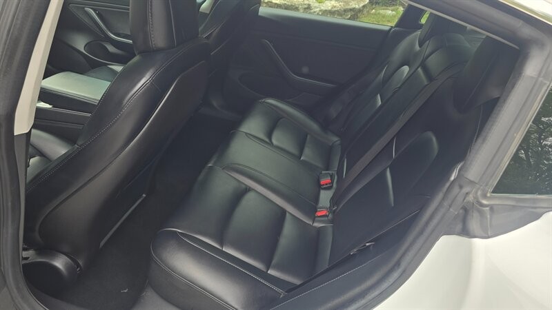 Tesla Model 3 Vehicle Image 12