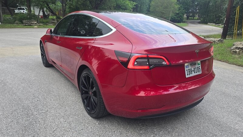 Tesla Model 3 Vehicle Image 3
