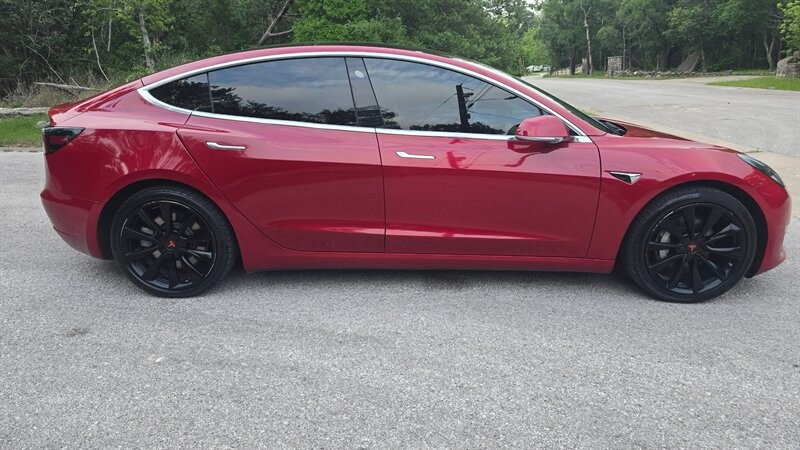 Tesla Model 3 Vehicle Image 6