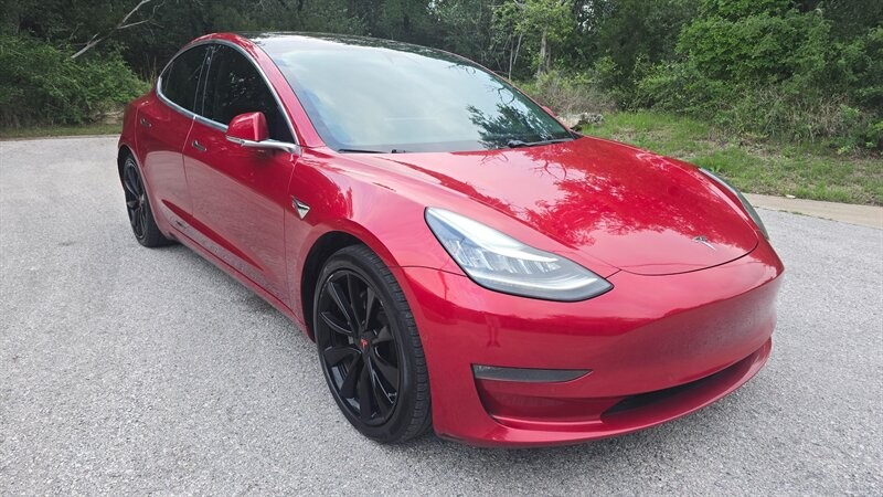 Tesla Model 3 Vehicle Image 7